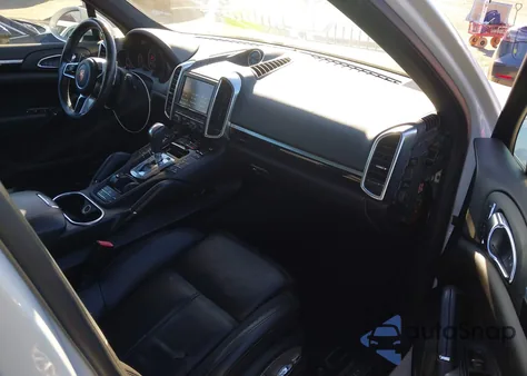 2016 Porsche Cayenne z USA, uszkodzony, nr VIN WP1AA2A22GLA08217